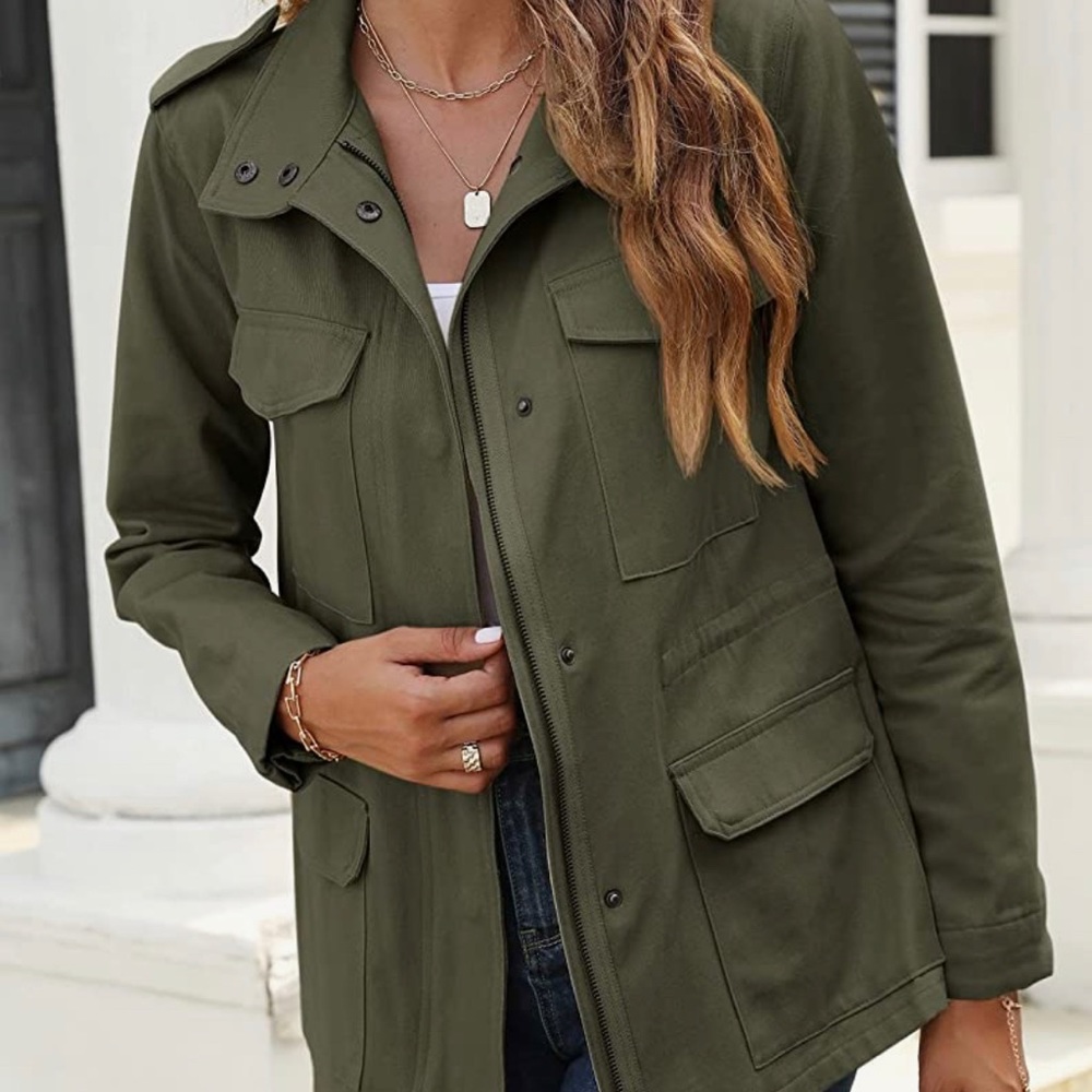 Women’s zip up military jacket - like new